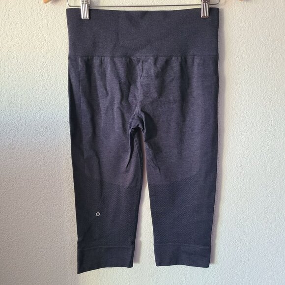 Lululemon US Size 8 Seamlessly Street Crop Leggings Sweat-Wicking Breathable - Picture 5 of 10